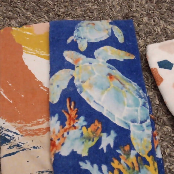 ❤️2 For $14❤️ Colorful Patterned Towels Set - Picture 3 of 4